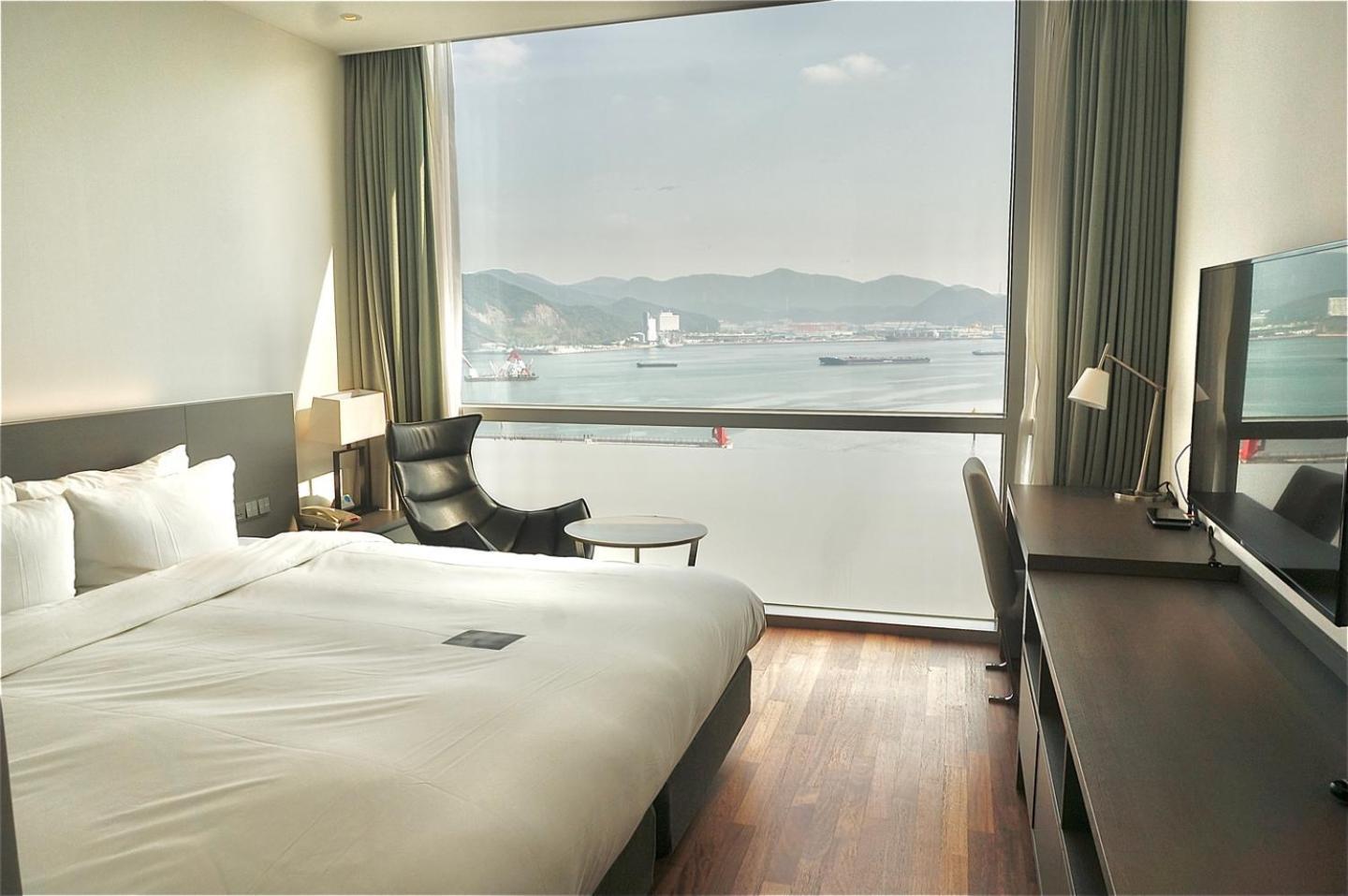Sky View Hotel Changwon Exterior photo